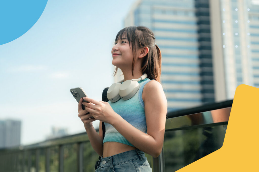 Influencer holding a phone